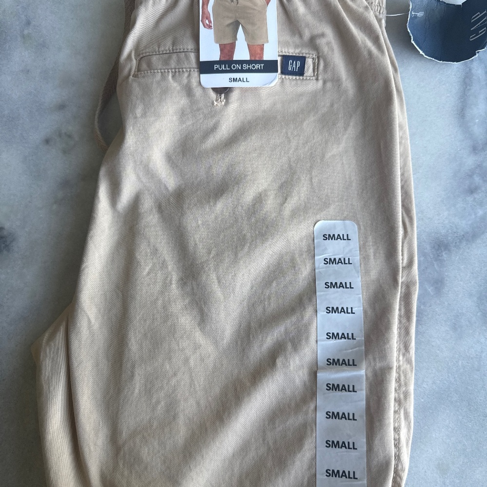 Gap Khaki Pull on shorts
